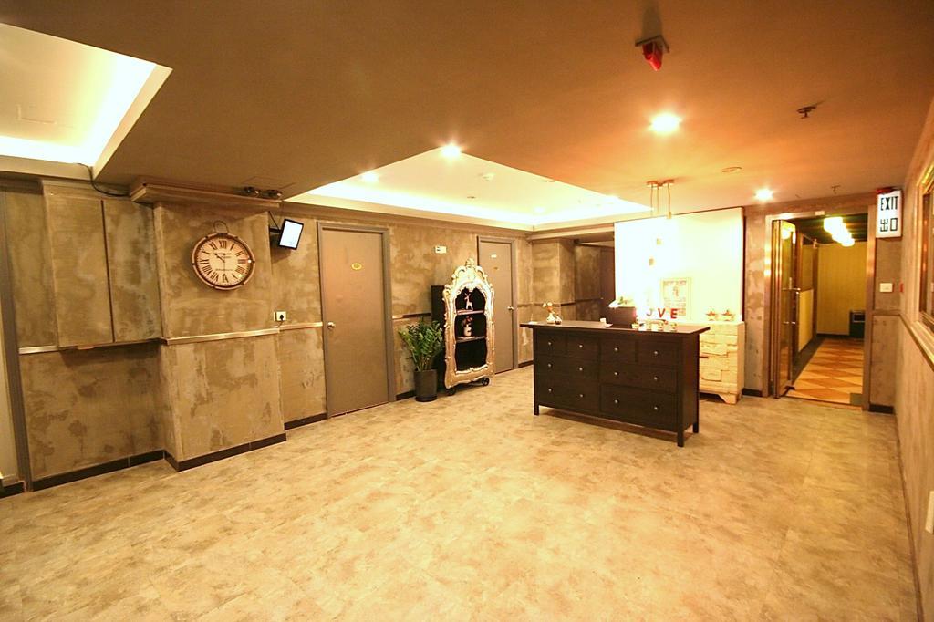 S3 Hotel Hong Kong Exterior photo