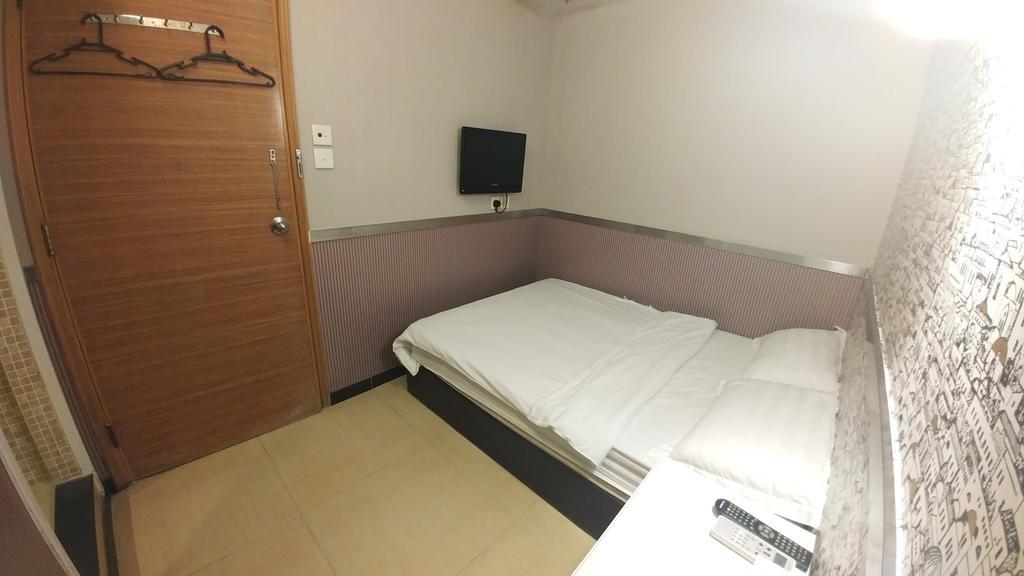 S3 Hotel Hong Kong Exterior photo